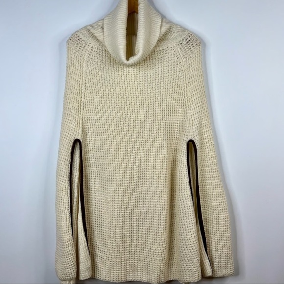 Ralph Lauren Cream Wool Blend Poncho - Picture 2 of 6